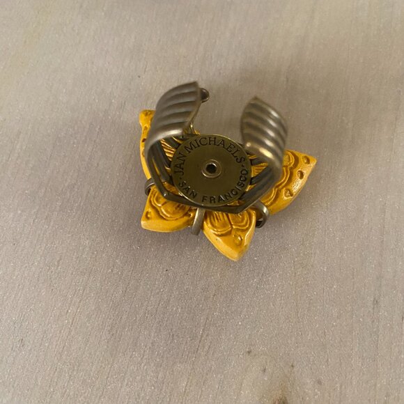 VTG Jan Michaels mustard yellow carved butterfly brass adjustable ring 90s USA - Picture 11 of 14